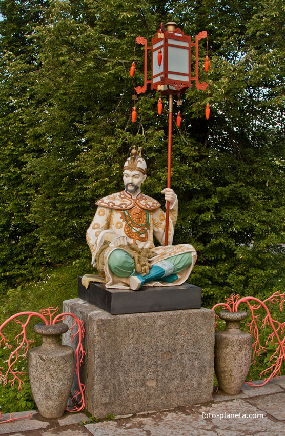 Фигура на Большом Китайском мосту