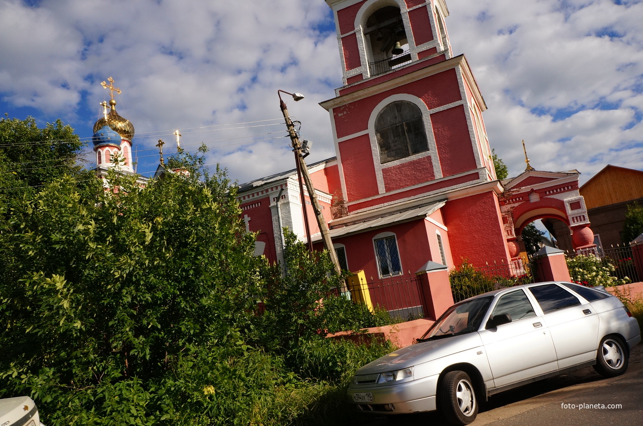 Ямской проезд, Флора и Лавра церковь