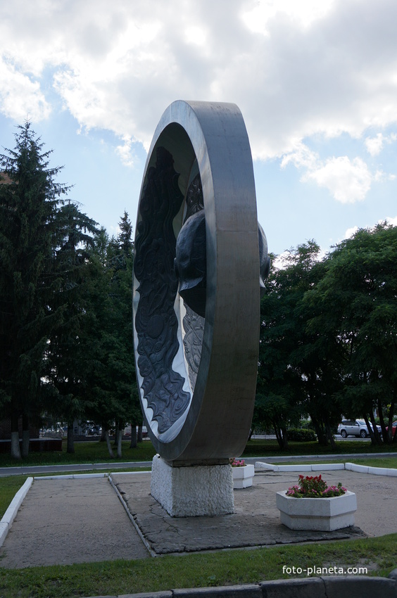 Памятник Гагарину