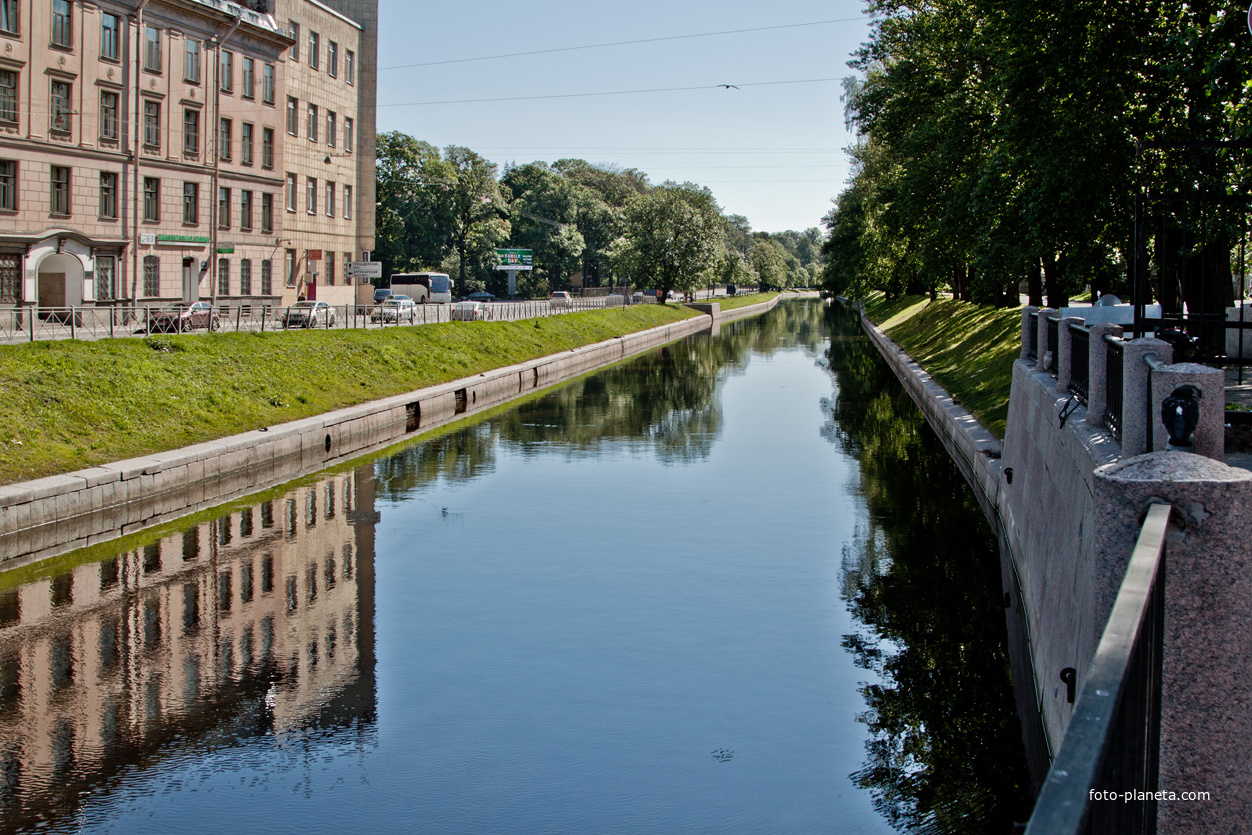 10 рек санкт петербурга. Река Карповка Санкт-Петербург. Река Карповка СПБ. Аптекарский остров в Санкт-Петербурге. Набережная реки Карповки Санкт-Петербург.