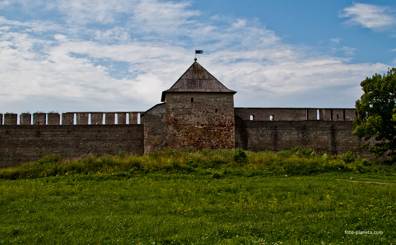 Стена крепости