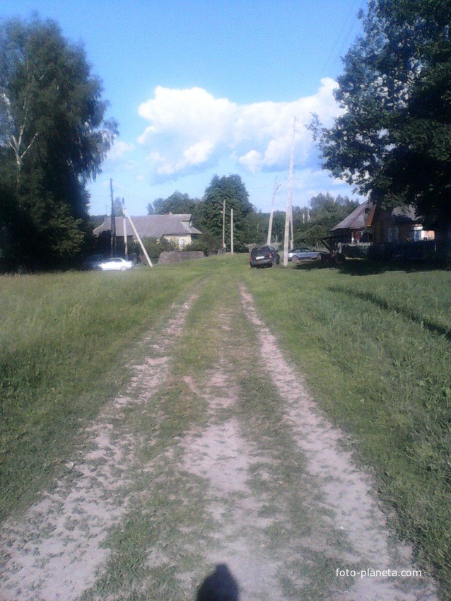 вдоль деревни