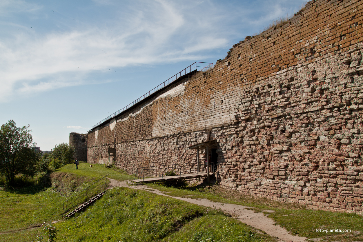 Стена крепости