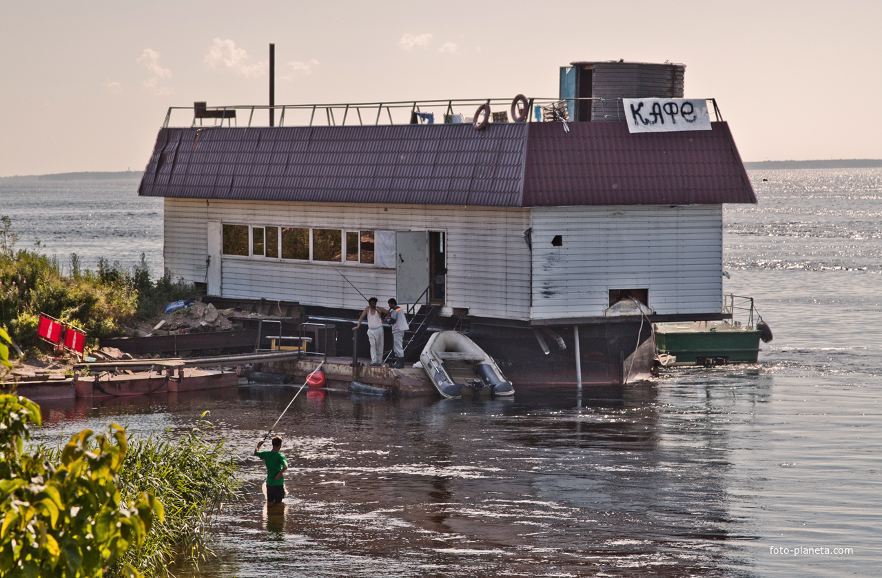 Кафе на острове Ореховом
