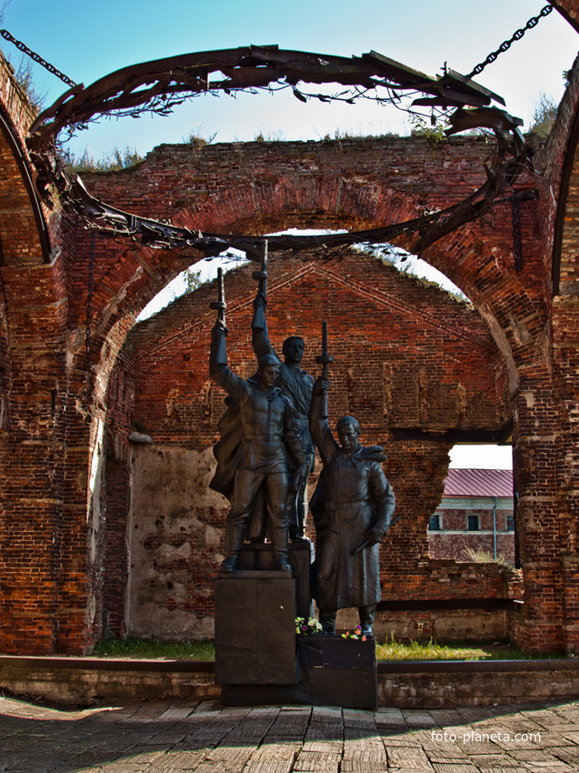 Мемориал в честь защитников крепости в 1941-1943 годах