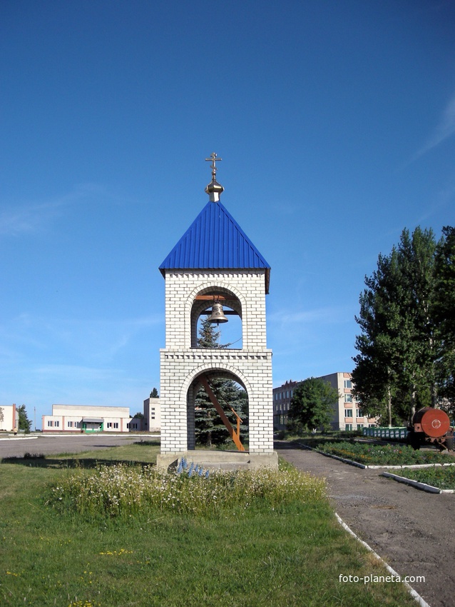 Колокольня храма  Казанской иконы Божией Матери