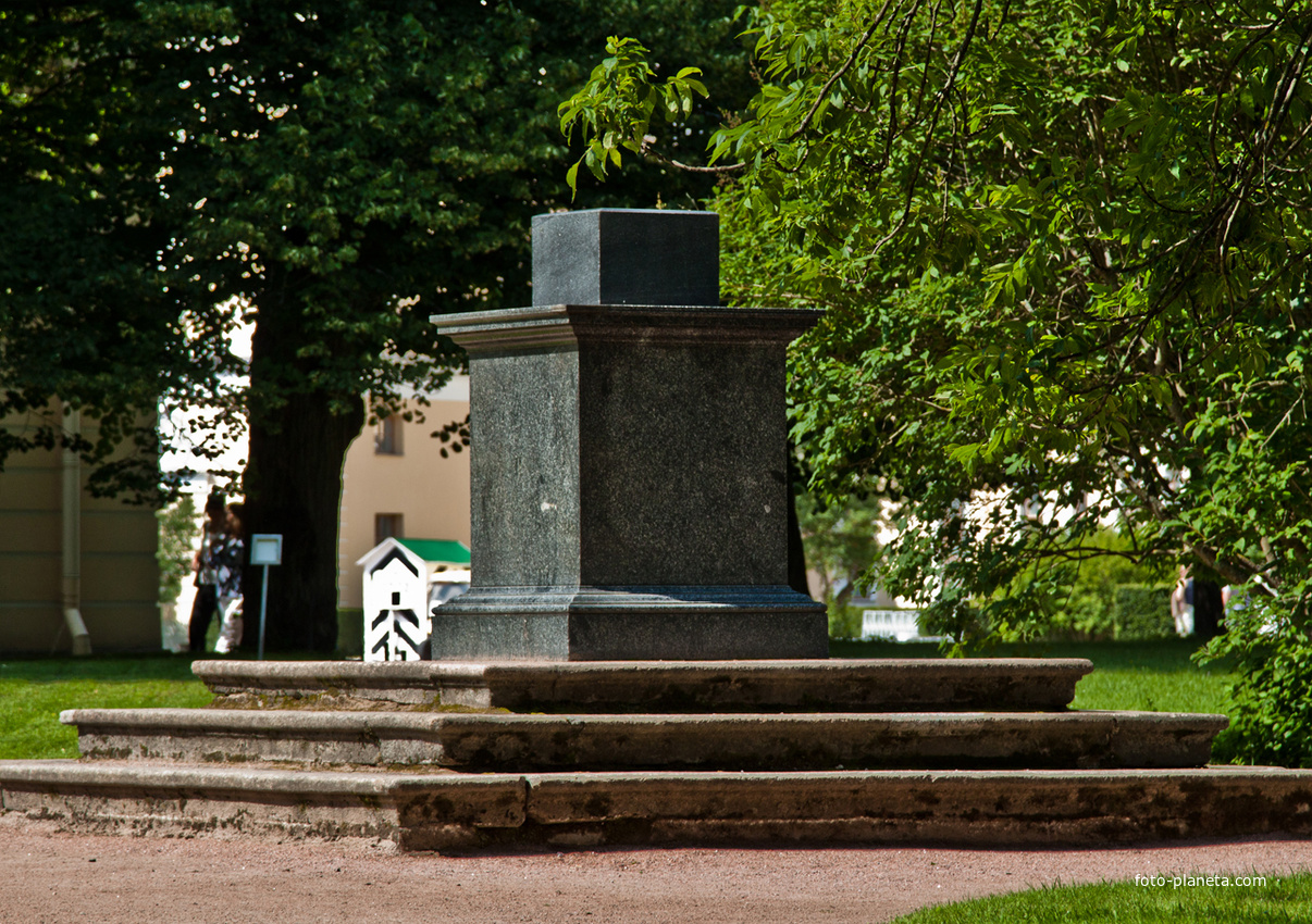 В Павловском парке