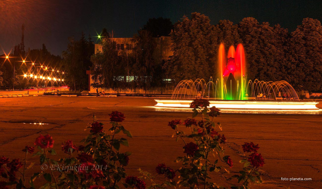 Панорама _ночной фонтан