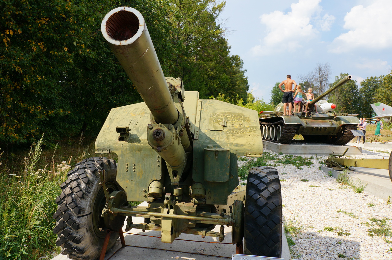 Экспозиция военной техники - Гаубица М-30
