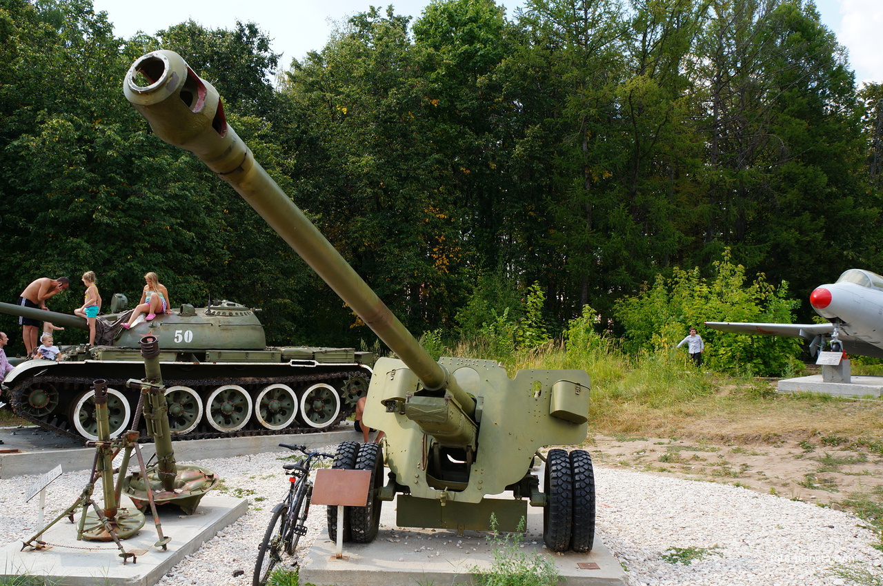 Экспозиция военной техники - Противотанковая пушка БС-3