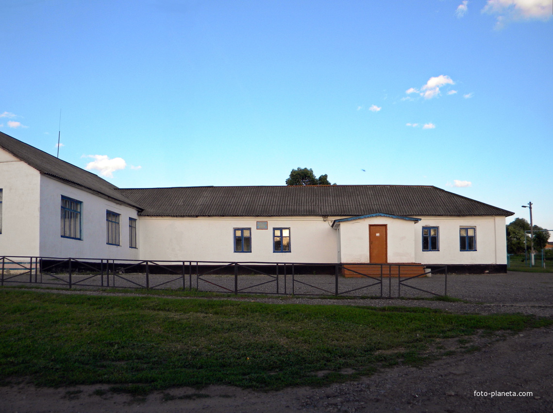 Школа села Петровка