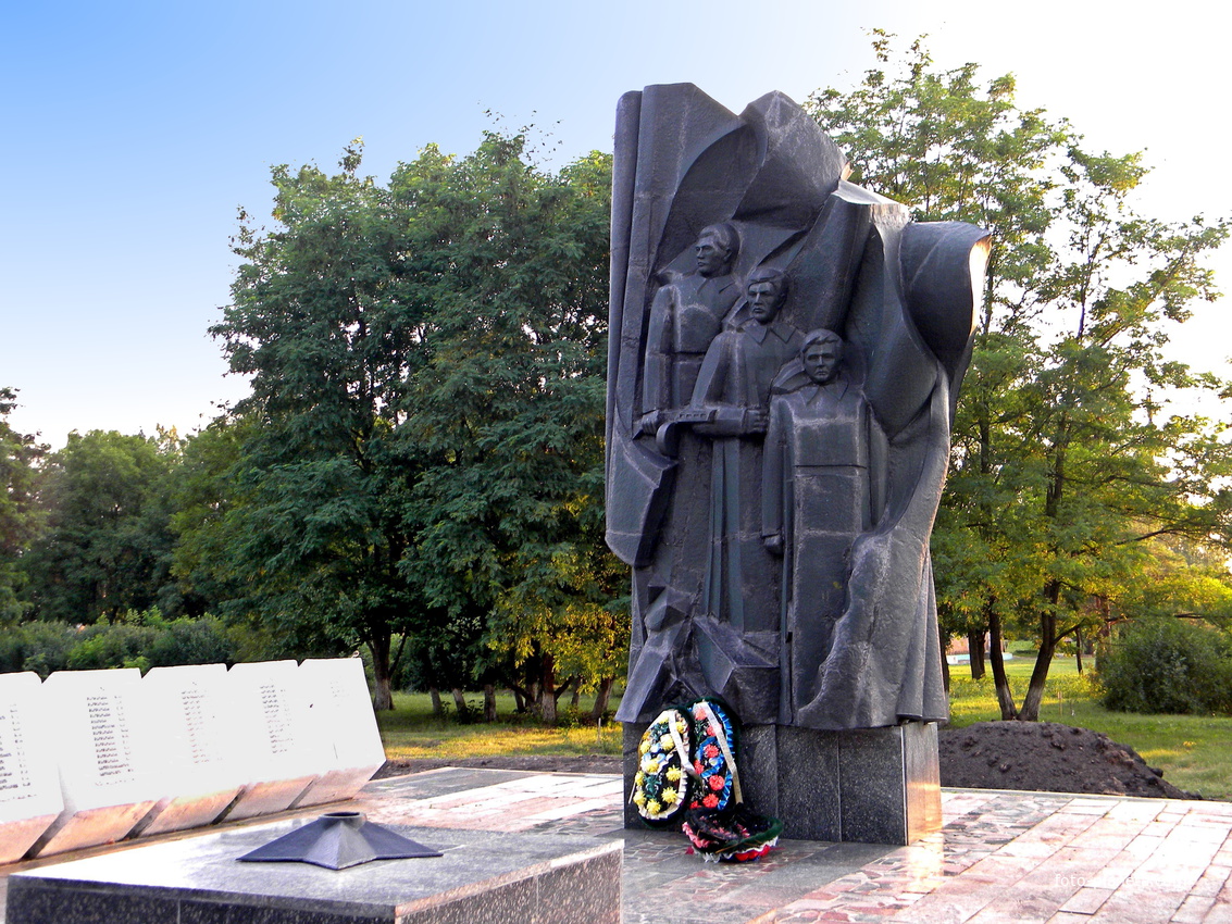 Памятники военным. Яковлевский район село Стрелецкое мемориал. Мемориал воинской славы в Белгороде. Яковлевский район мемориал села Стрелецкое. Памятник солдатам Белгород Стрелецкое.