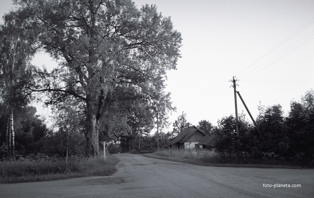 Crossroads and the grandpa&#039;s house / Скрыжаваньне і дзедава хата