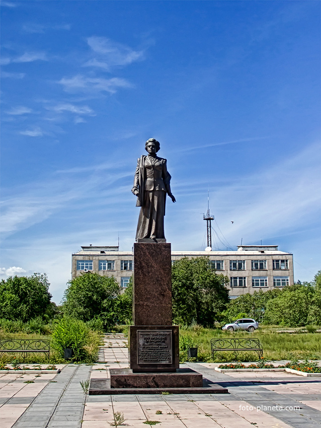 Памятник Вере Арсеньевне Баландиной