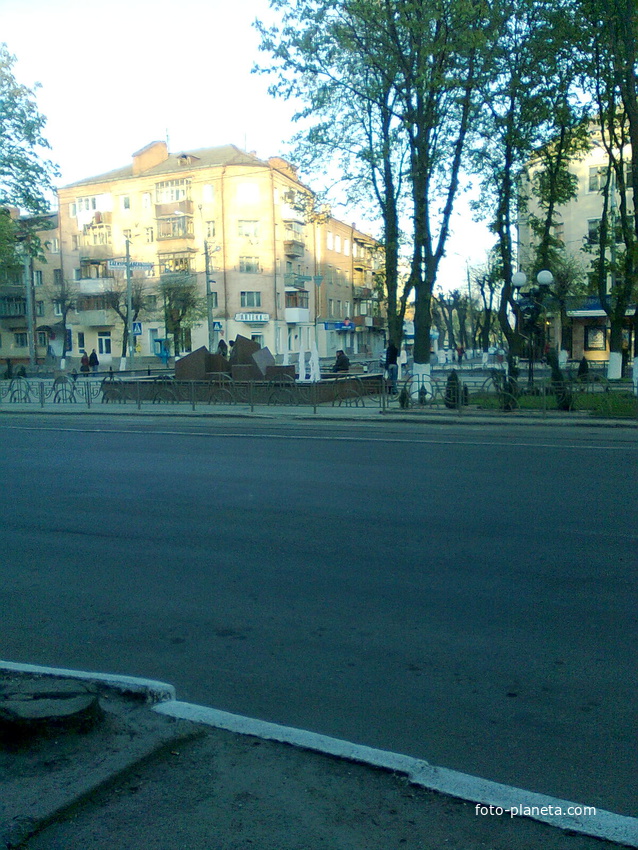 Перекрёсток улиц Пирогова и Василя Стуса