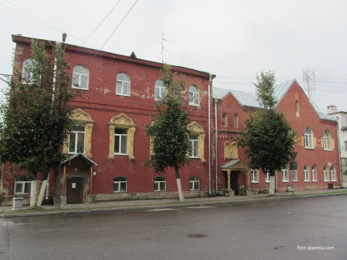 Красная улица