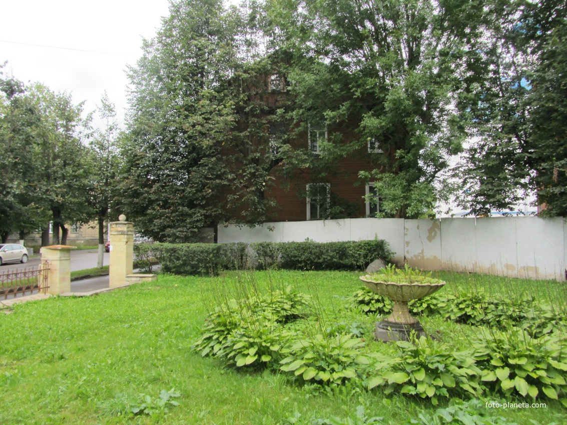 Красная улица