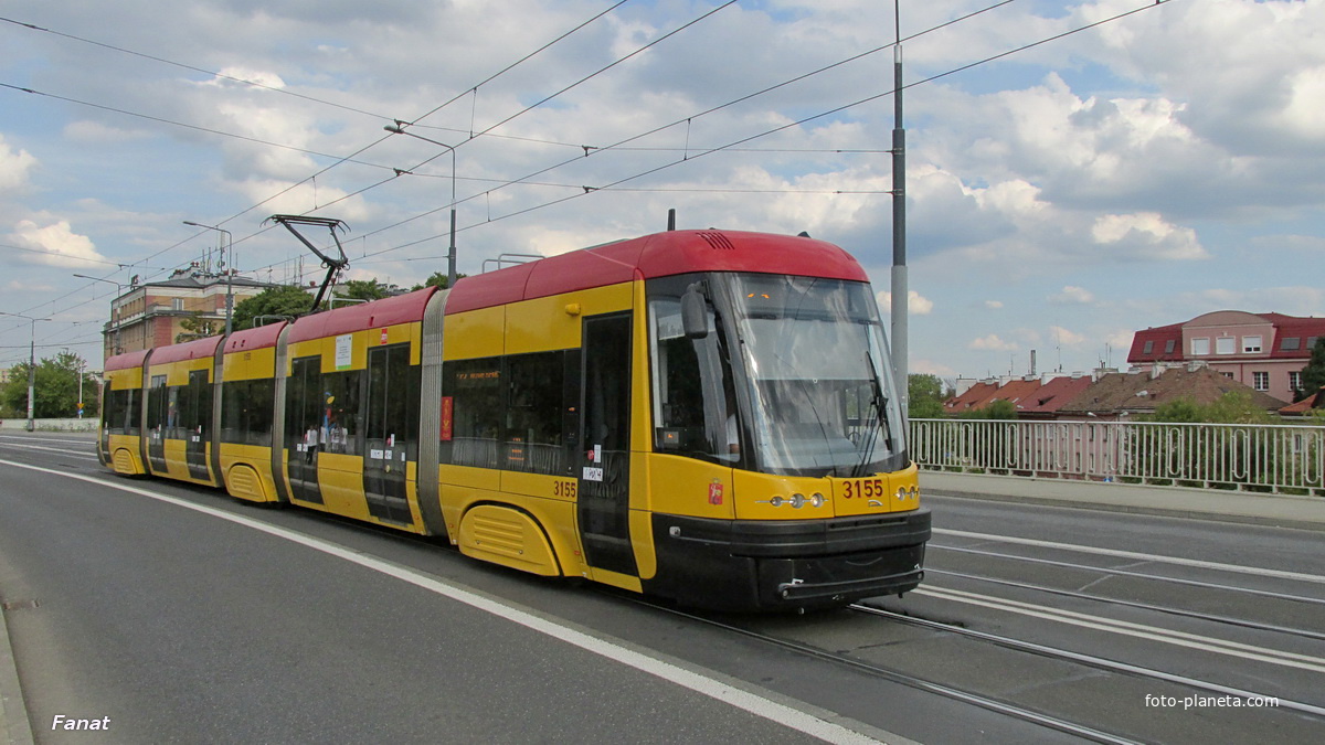 Трамвай в городе