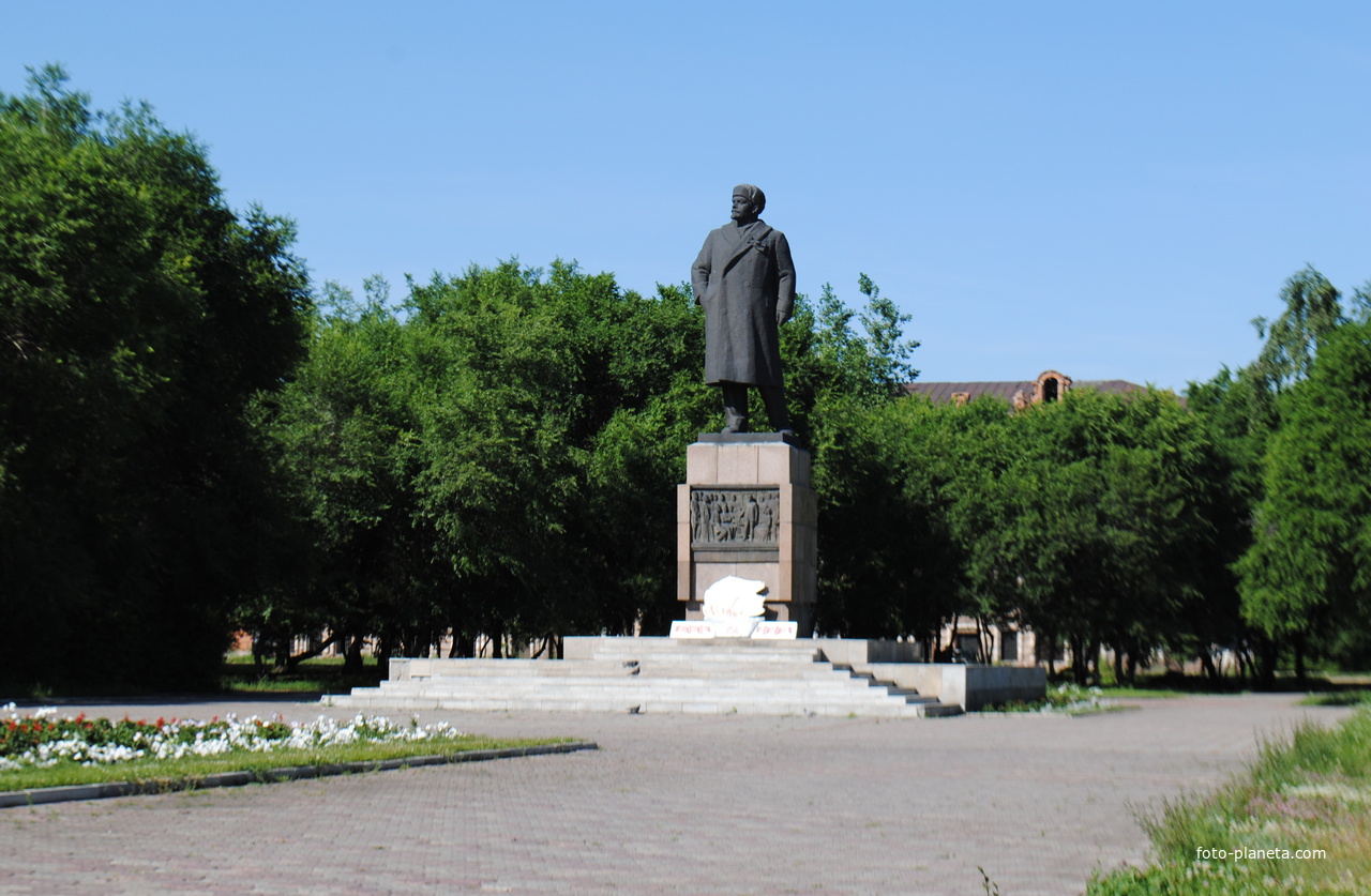 Памятник Ленину в Минусинске