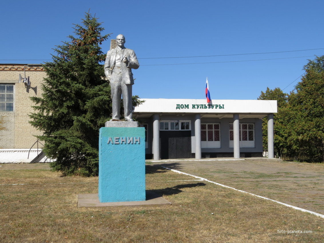 Дом культуры в Займо обрыве