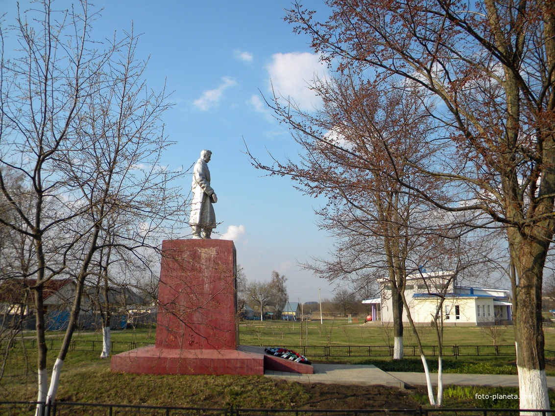 Памятник Воинской Славы в селе Плоское