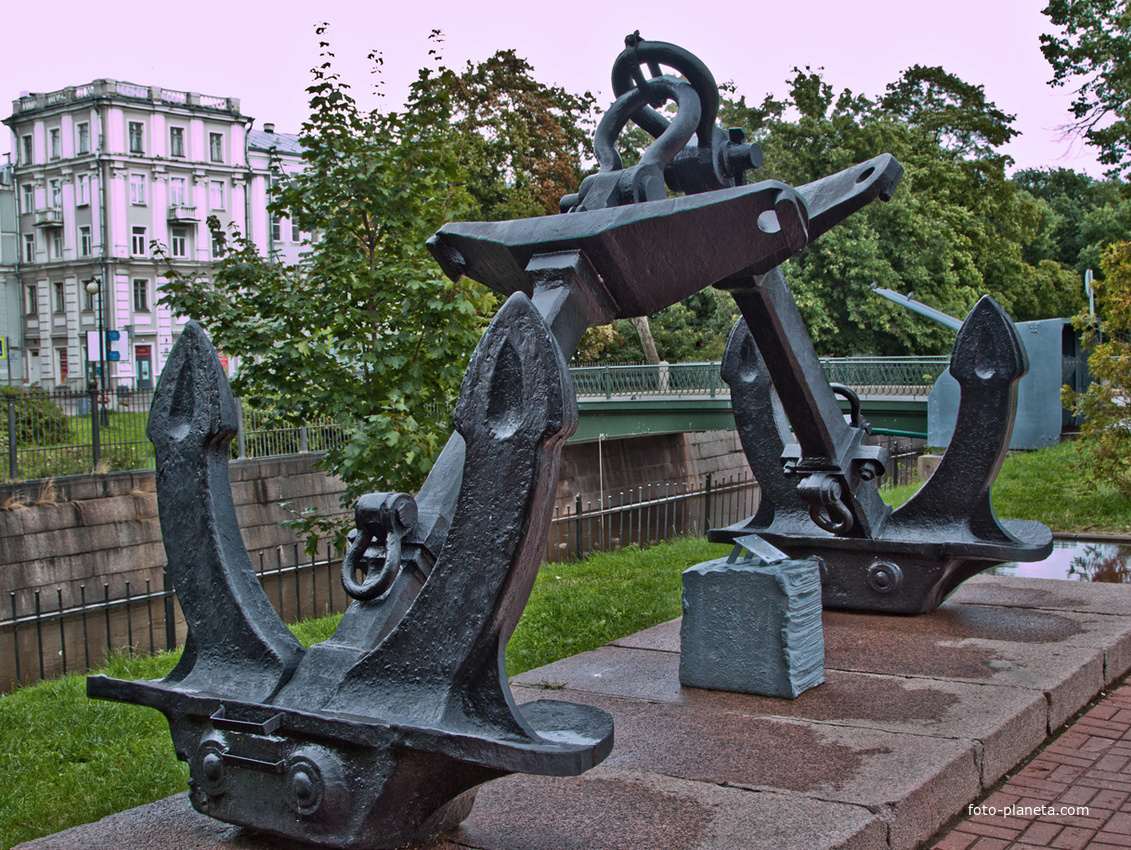 Памятник линкору &quot;Октябрьская революция&quot;