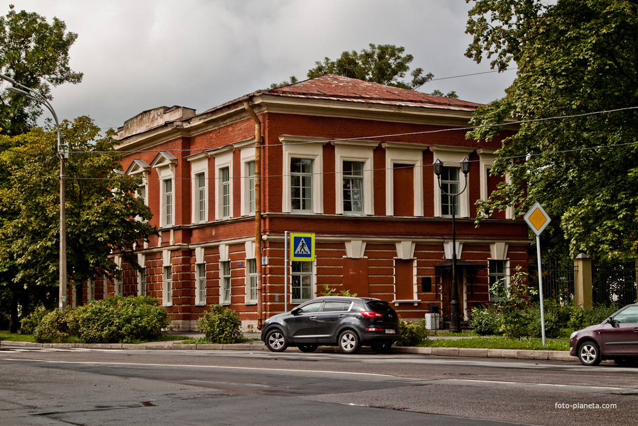 Улица Ленинградская, 1