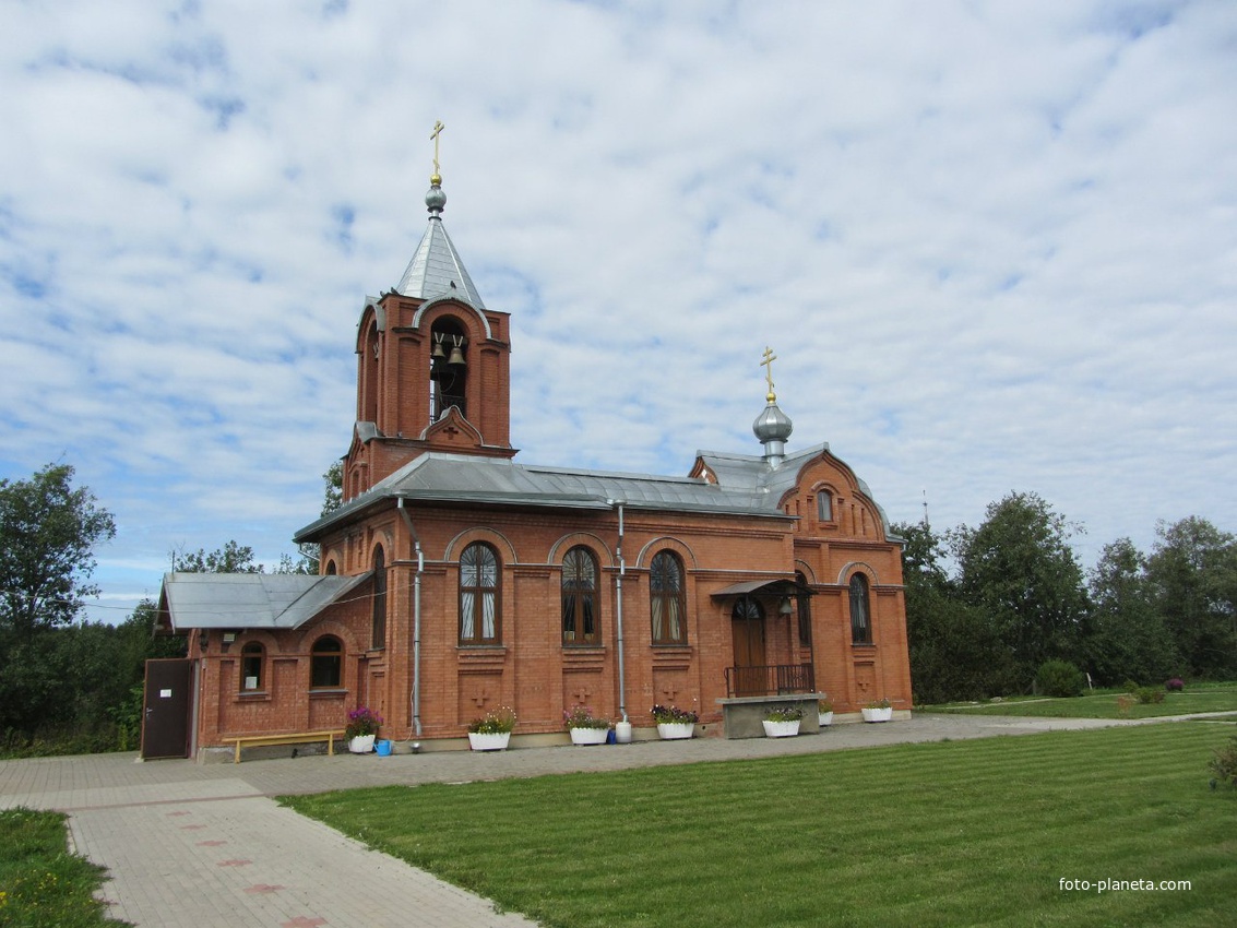 Кингисепп. Церковь Всех Санкт-Петербургских Святых, другой ракурс
