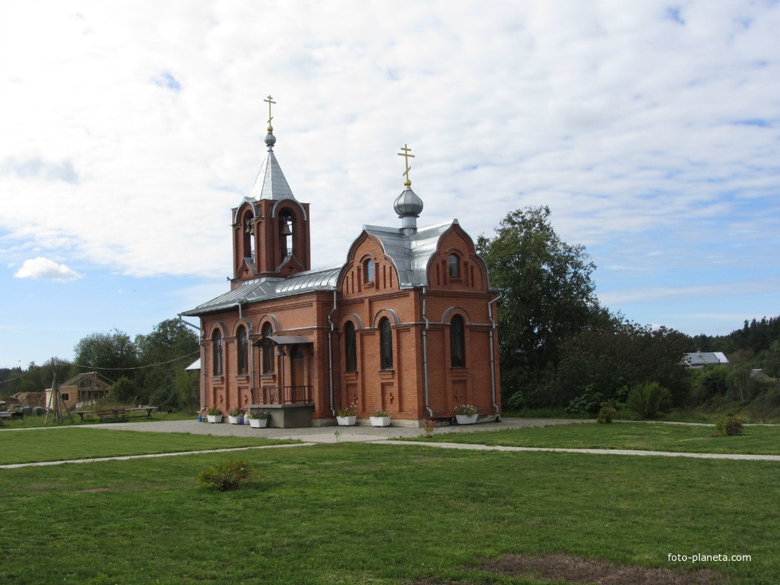 Кингисепп. Церковь Всех Санкт-Петербургских Святых, другой ракурс