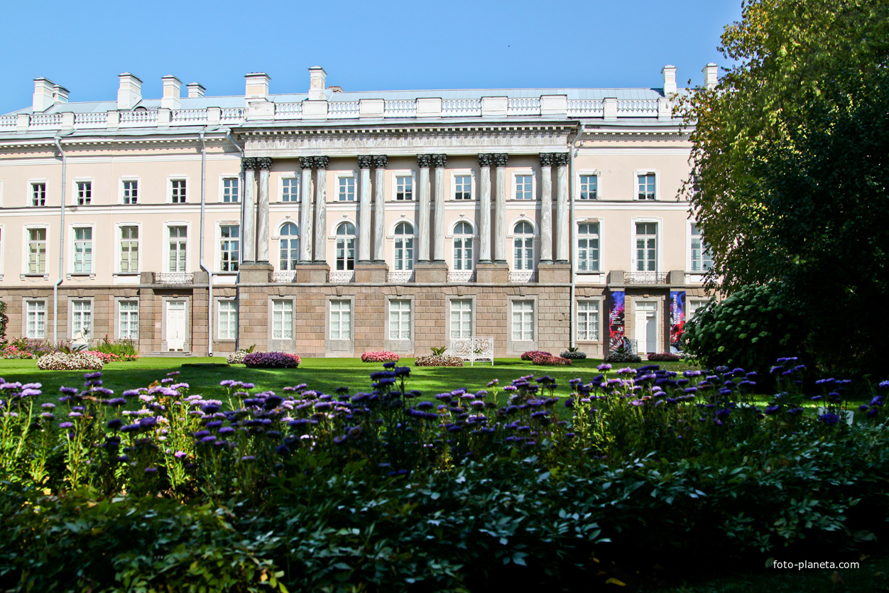 Зубовский флигель