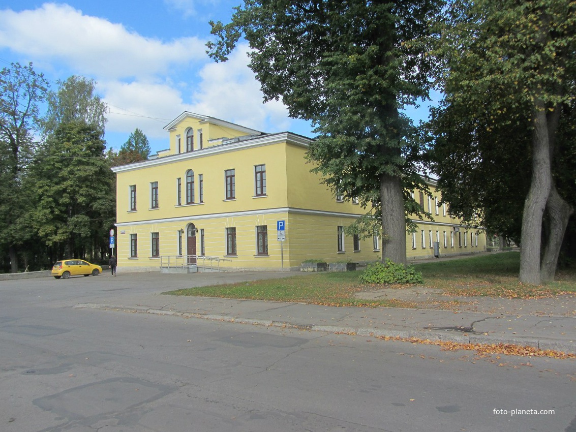 Здание администрации Гатчинского района