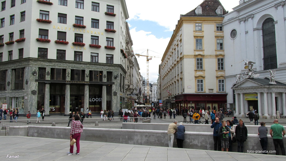 Вид на улицу Кольмаркт с площади Святого Михаила