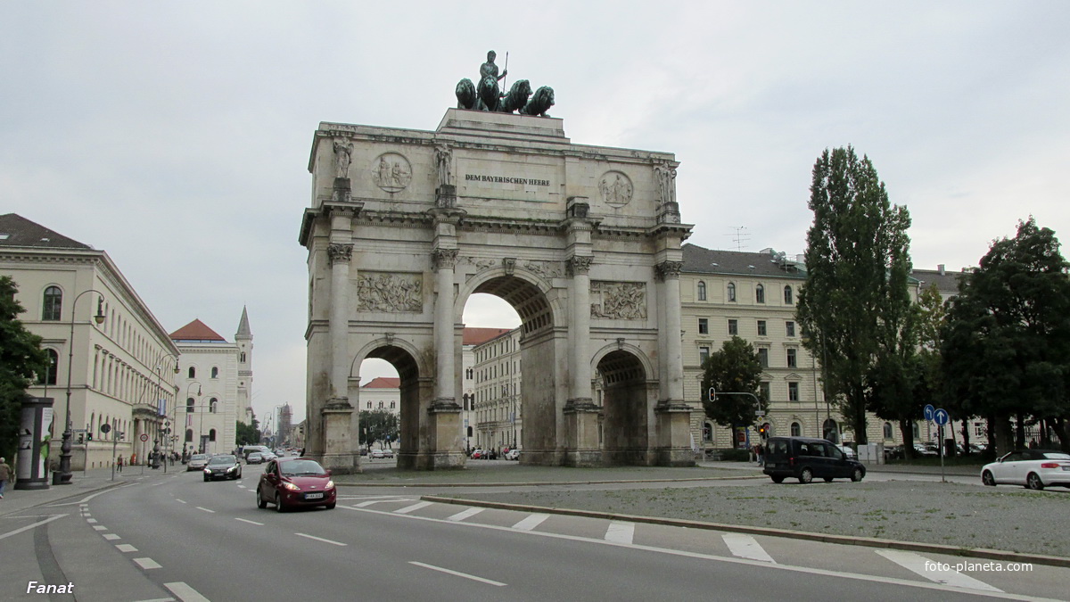 Триумфальная арка (Siegestor)