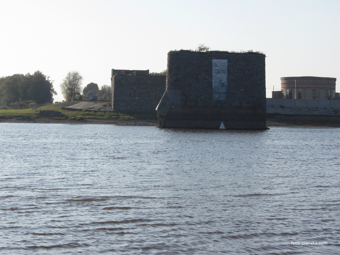 Опоры ж/д моста