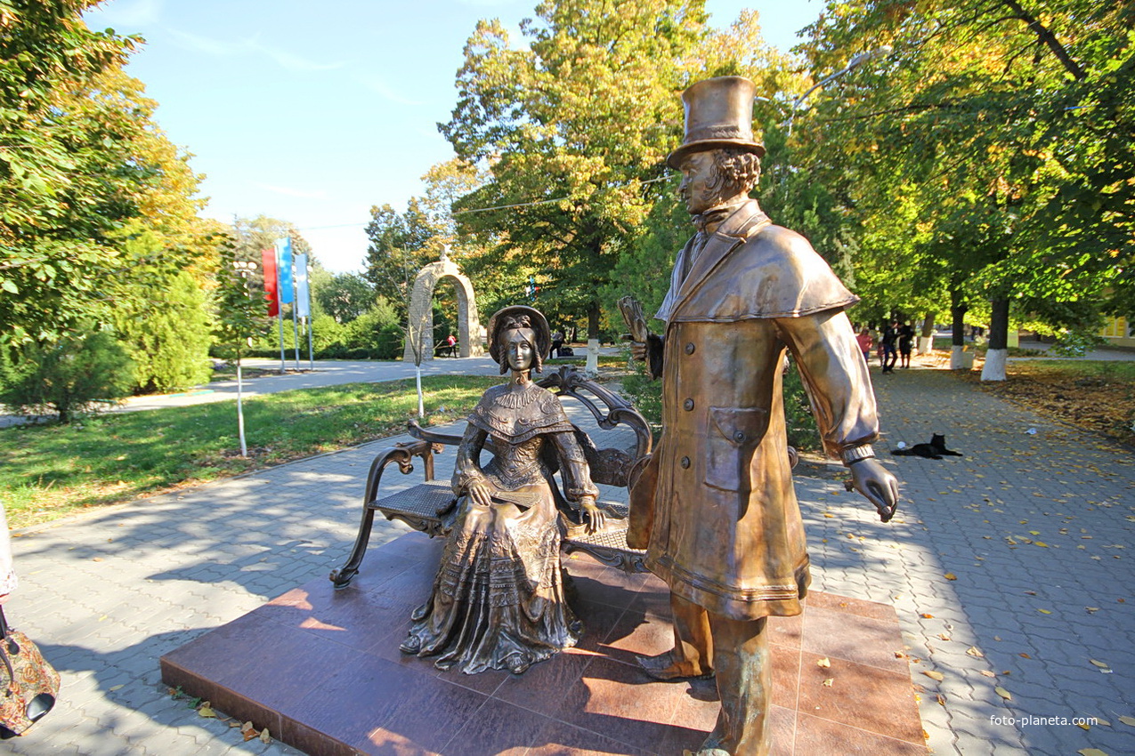 Скульптурная композиция на пушкинскую тему в парке