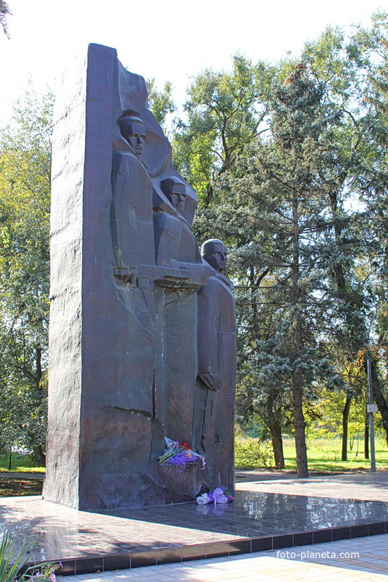 Стела  у Вечного огня