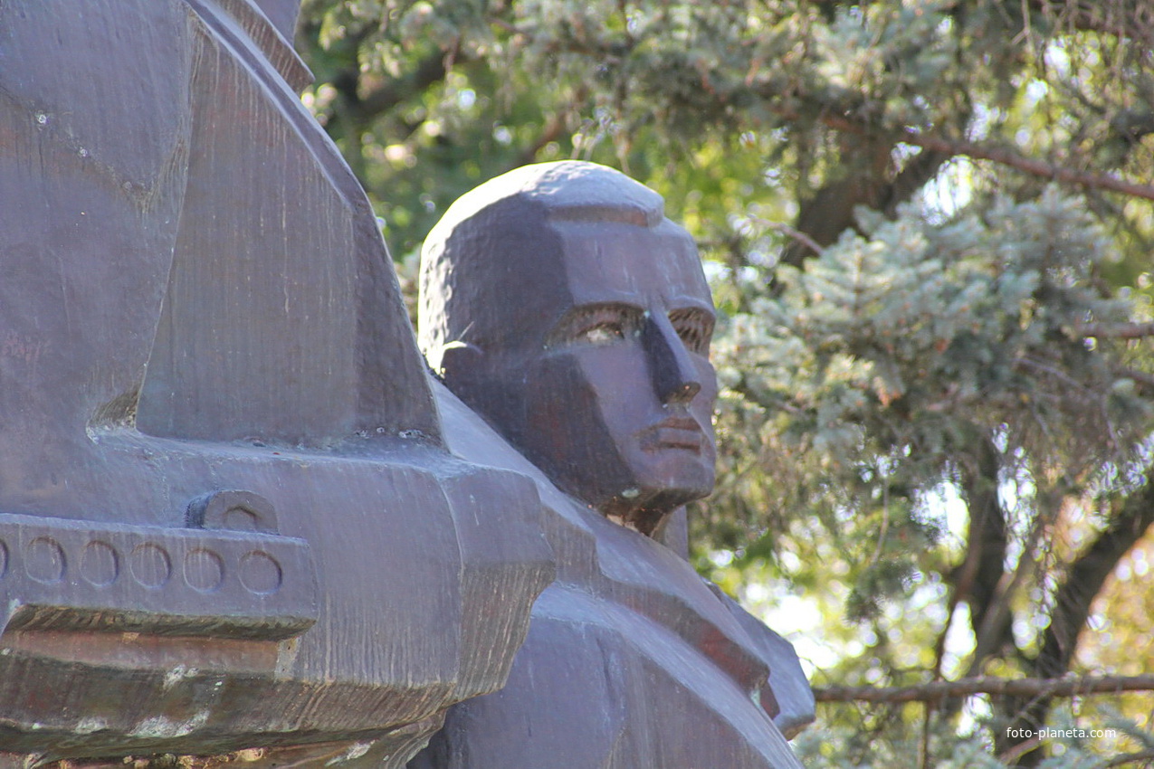 Фрагмент барельева (правый) стелы