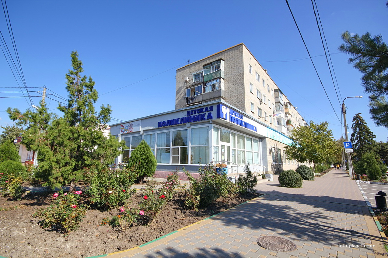 Детская поликлиника,  ул рабочая