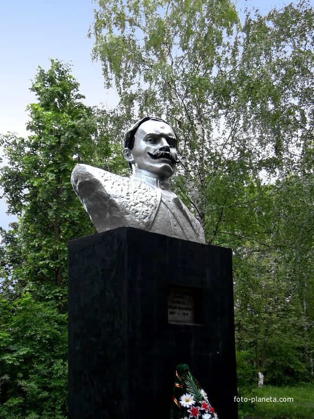 Памятник Чапаеву В.И. в селе Булановка
