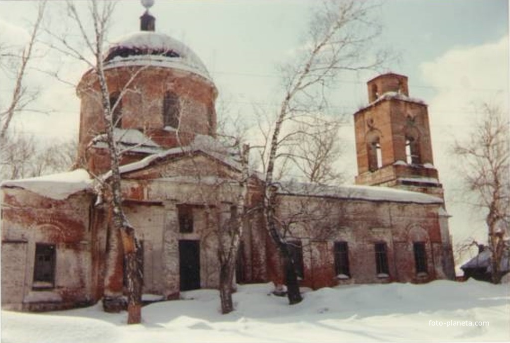 Знаменский храм в д. Знаменское  (до восстановления)
