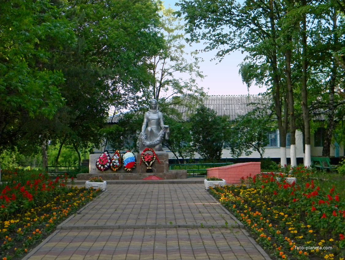 Памятник Воинской Славы в селе Ближнее