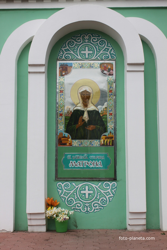 Ейск. На территории Михайло-Архангельского храма.