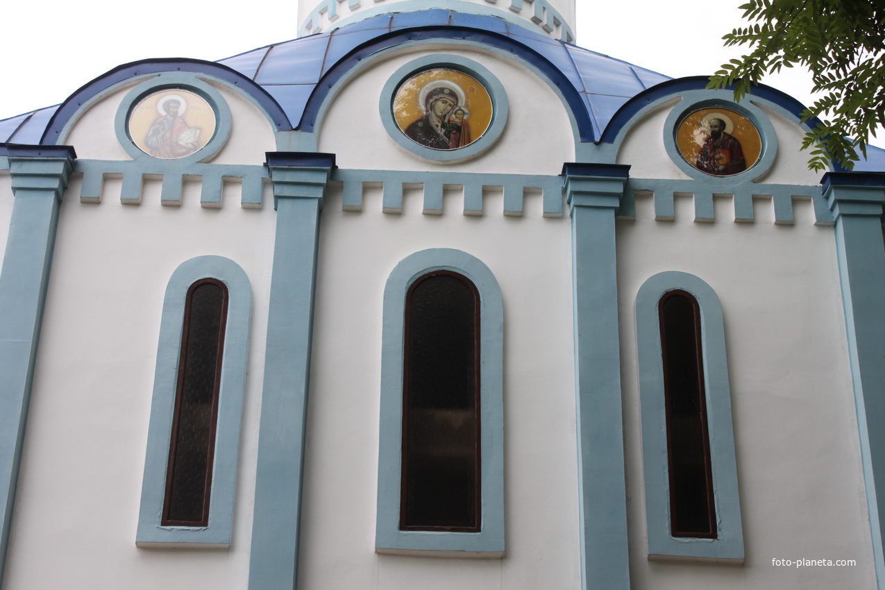 Ейск. На территории Михайло-Архангельского храма.