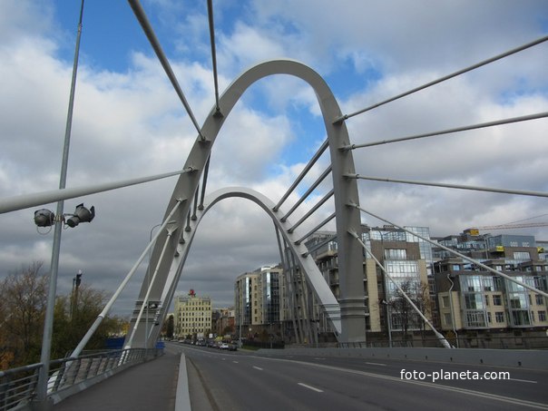 Лазаревский мост на Крестовском острове