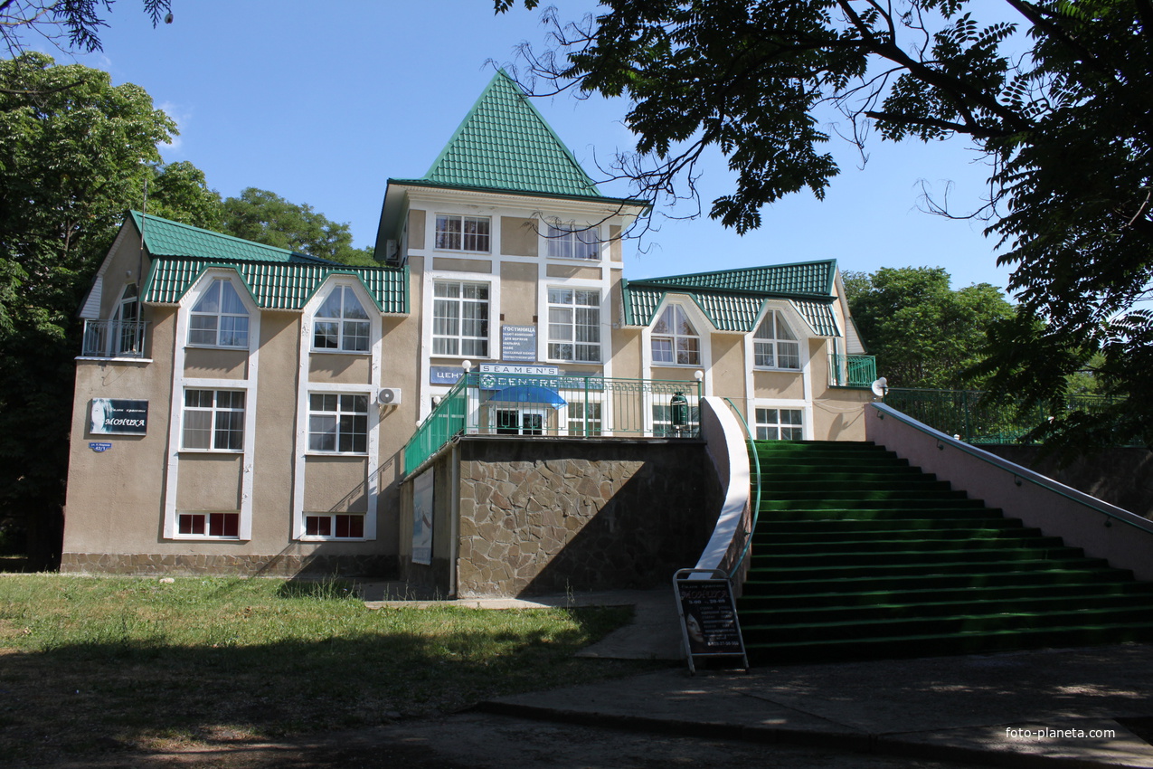 Ейск. Ул. К.Маркса, 42/1.