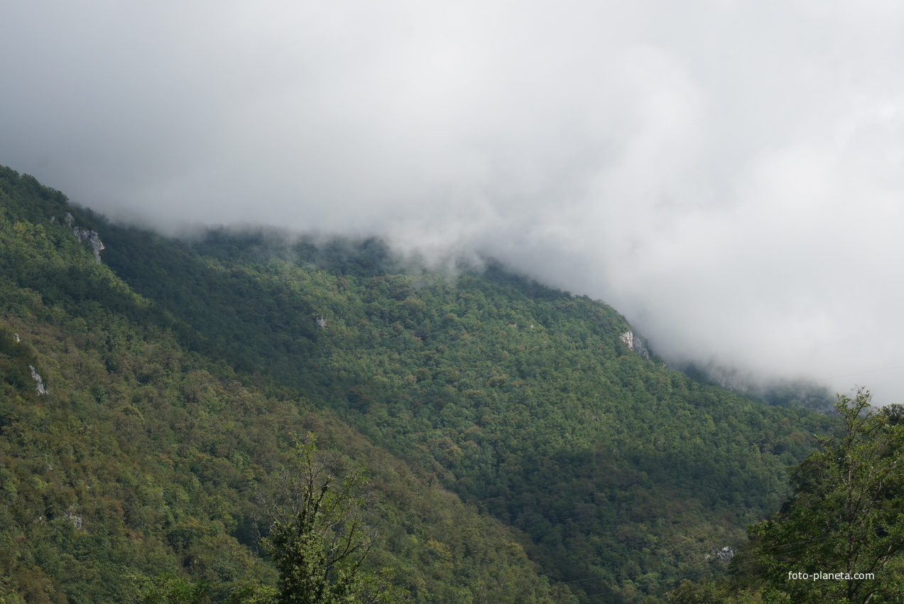 Облачность над горами.