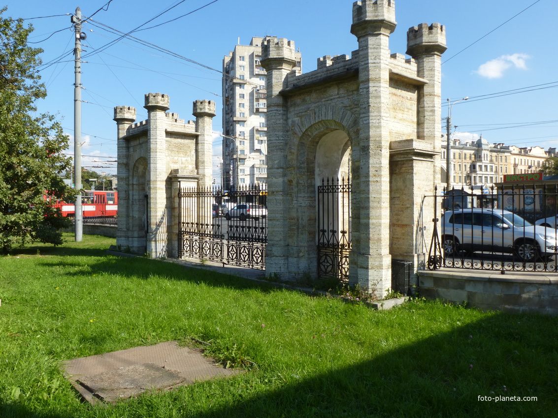 Метро Чёрная речка.