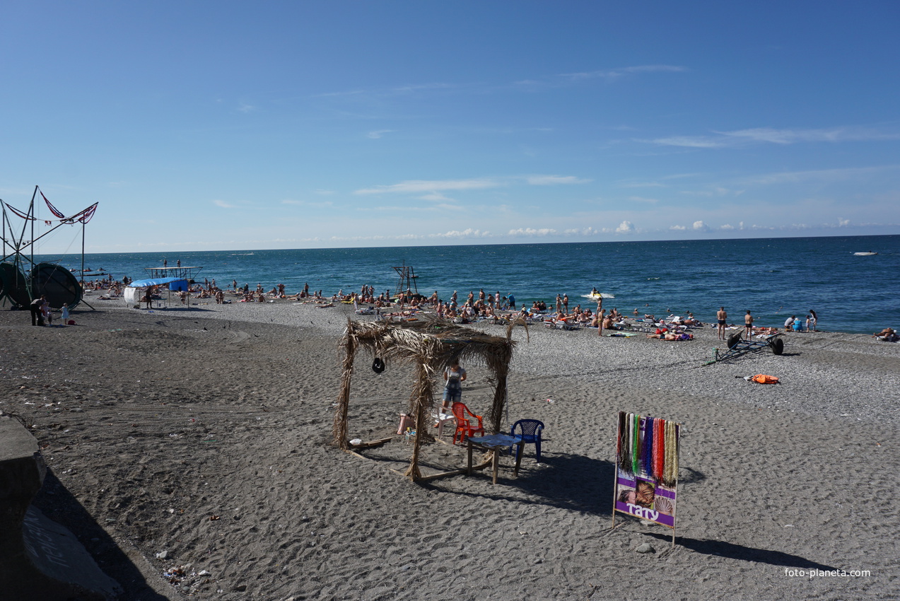 Гагра.Пляж в сентябре 2014г.
