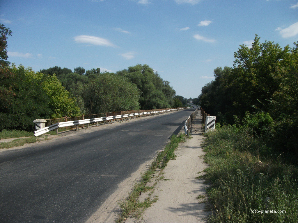 Мост через реку Сула