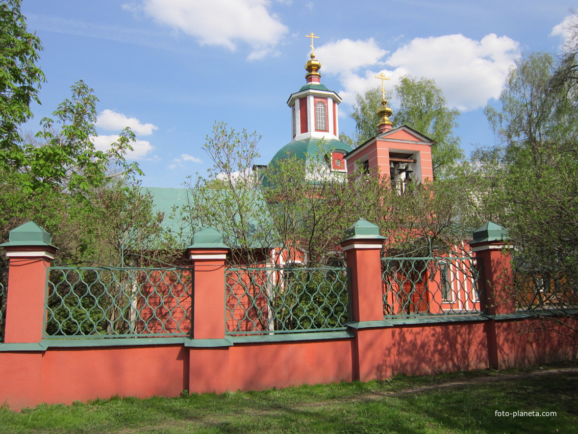 Церковь в Воронцовском парке